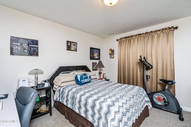 3016 Williamsburg Drive, Guilderland, NY 12303