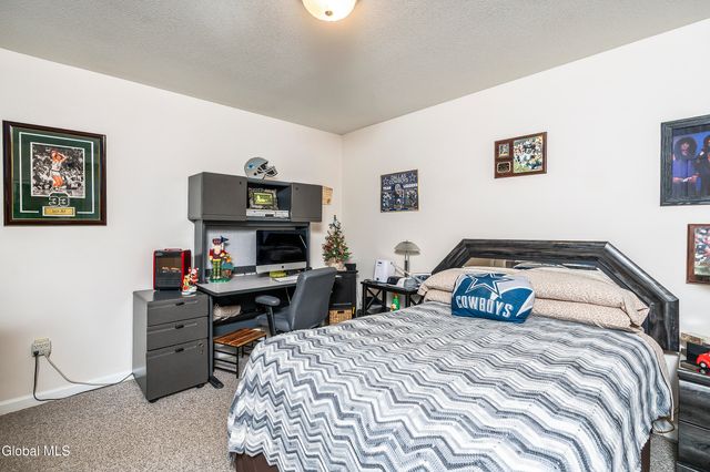 3016 Williamsburg Drive, Guilderland, NY 12303