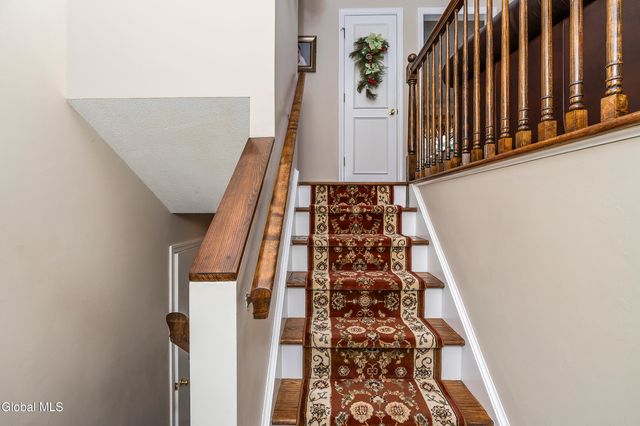 3016 Williamsburg Drive, Guilderland, NY 12303