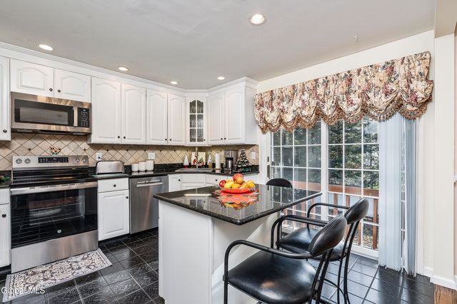 3016 Williamsburg Drive, Guilderland, NY 12303