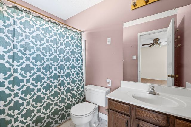 7038 HUNTCLIFF CV, Germantown, TN 38138