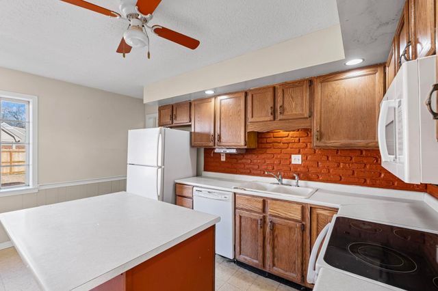 7038 HUNTCLIFF CV, Germantown, TN 38138