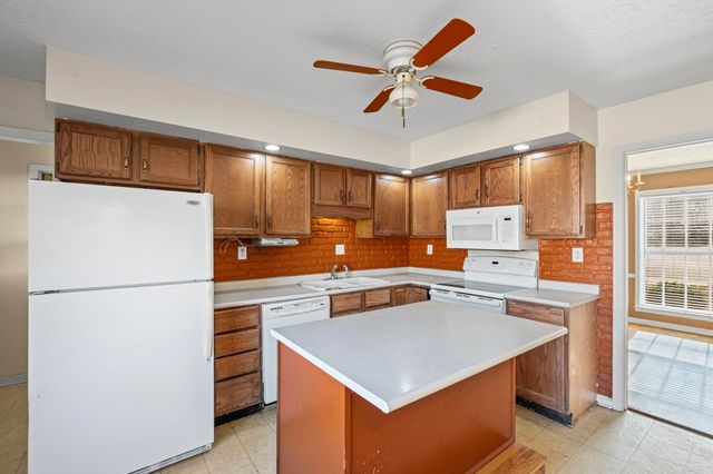 7038 HUNTCLIFF CV, Germantown, TN 38138