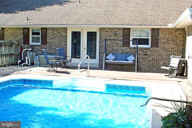 922 MAY RD, Lititz, PA 17543