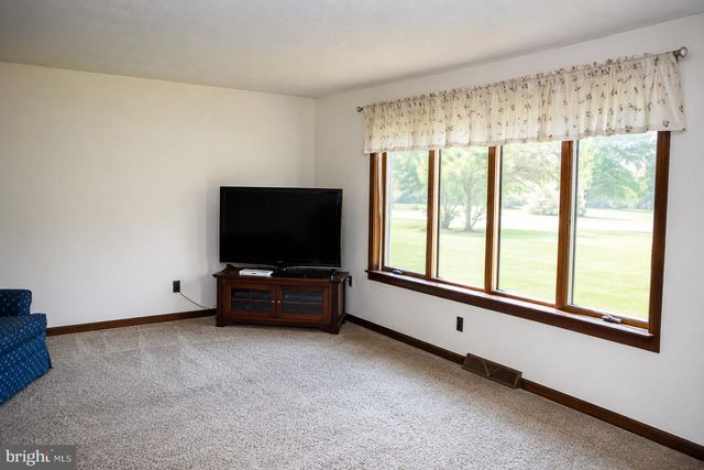 922 MAY RD, Lititz, PA 17543