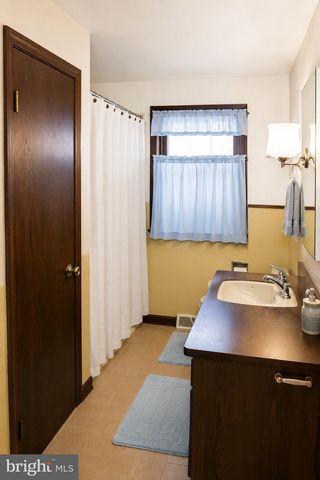 922 MAY RD, Lititz, PA 17543