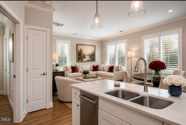 607 Smedes Place B, Raleigh, NC 27605