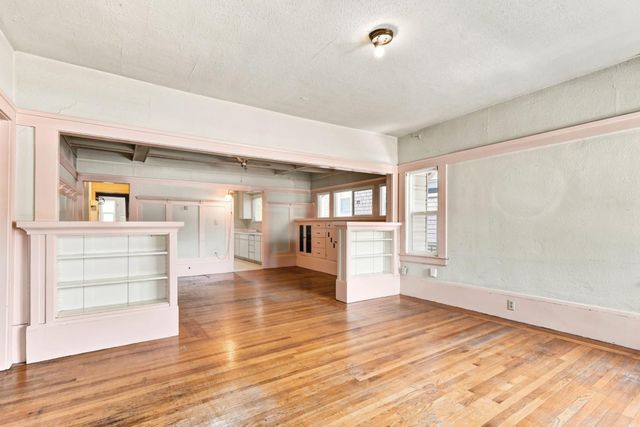 3161 T St, Sacramento, CA 95816