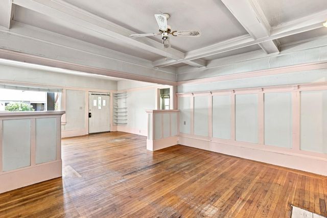 3161 T St, Sacramento, CA 95816