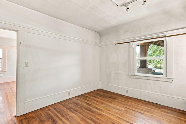 3161 T St, Sacramento, CA 95816