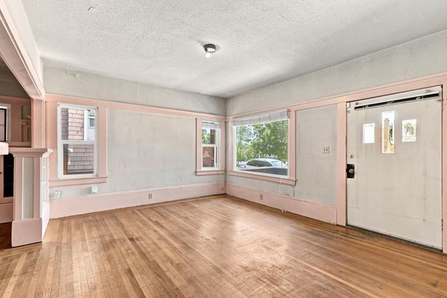 3161 T St, Sacramento, CA 95816