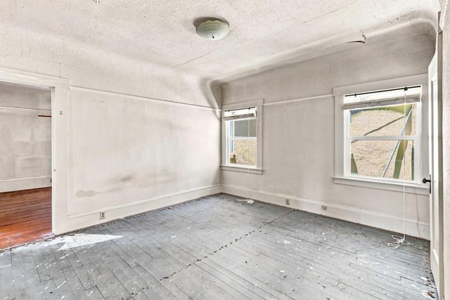 3161 T St, Sacramento, CA 95816