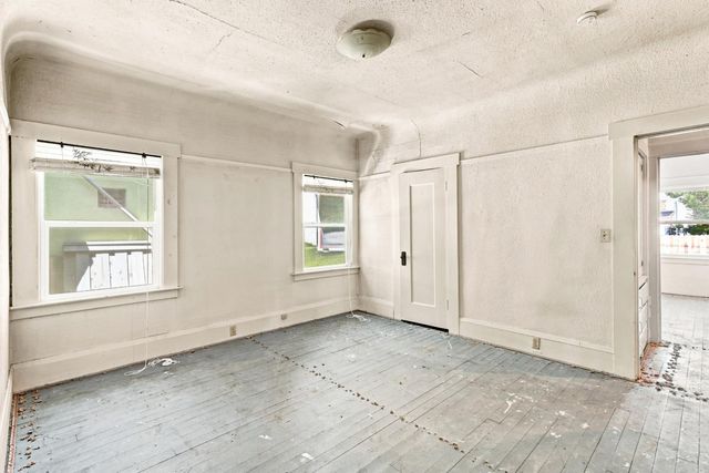 3161 T St, Sacramento, CA 95816