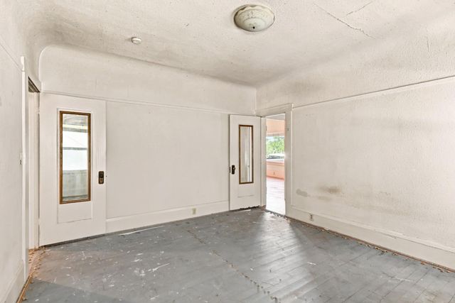 3161 T St, Sacramento, CA 95816