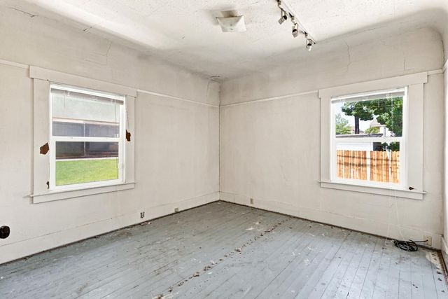 3161 T St, Sacramento, CA 95816