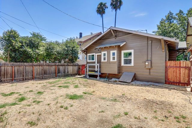 3161 T St, Sacramento, CA 95816
