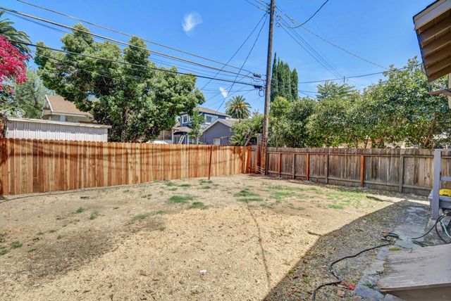3161 T St, Sacramento, CA 95816