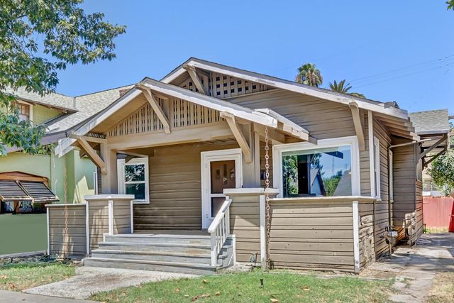 3161 T St, Sacramento, CA 95816