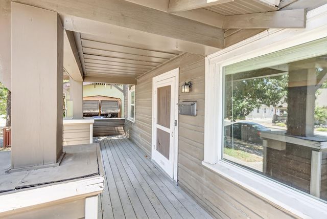 3161 T St, Sacramento, CA 95816
