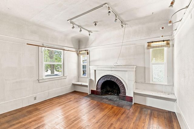 3161 T St, Sacramento, CA 95816