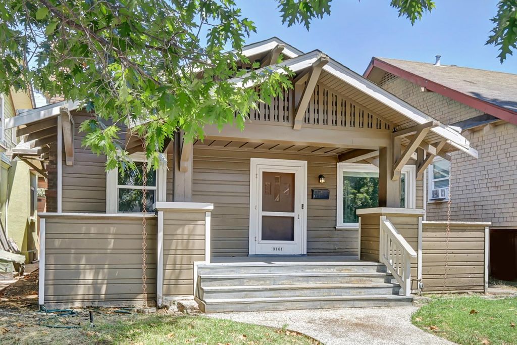 3161 T St, Sacramento, CA 95816