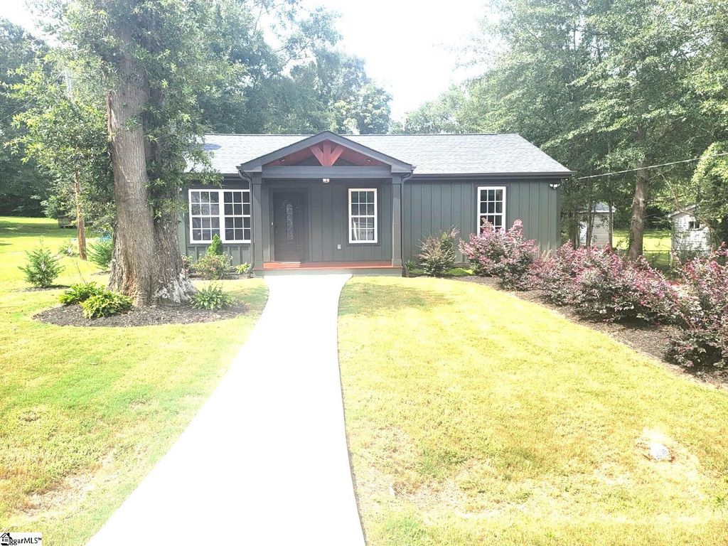 38 Spring Street, Pelzer, SC 29669