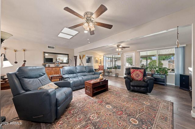10909 W ROUNDELAY Circle, Sun City, AZ 85351