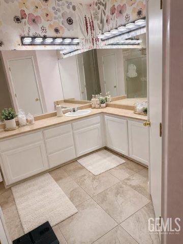11310 Presidential Road, Bakersfield, CA 93312