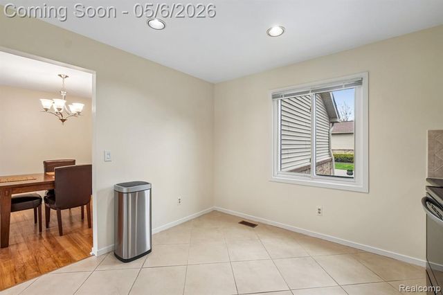 7132 Clements, West Bloomfield, MI 48322