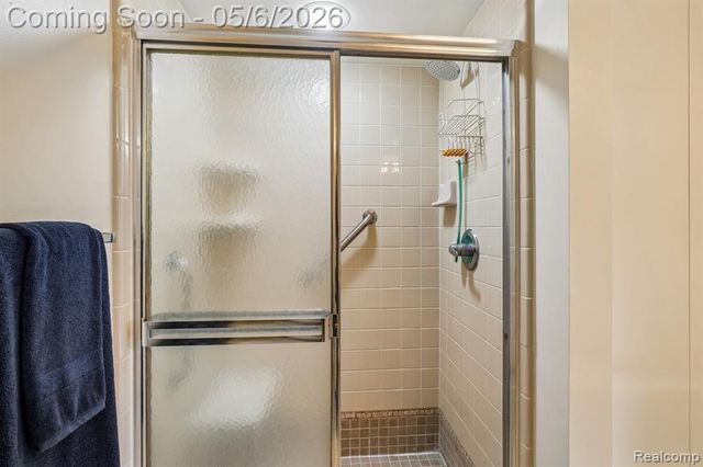7132 Clements, West Bloomfield, MI 48322