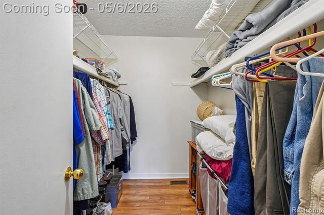 7132 Clements, West Bloomfield, MI 48322