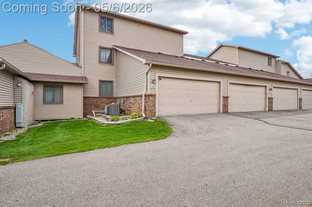 7132 Clements, West Bloomfield, MI 48322