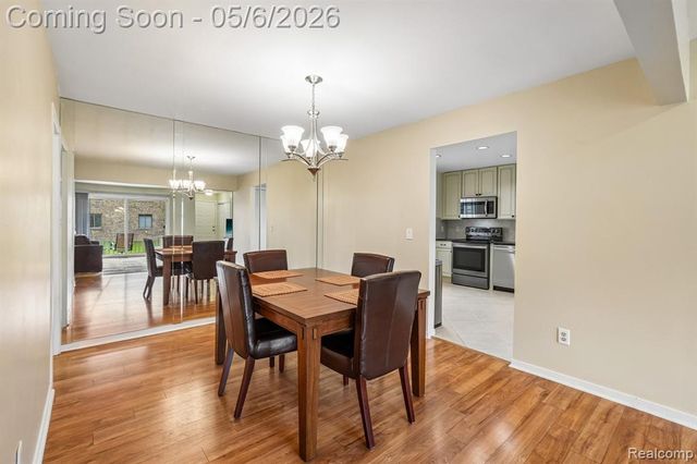 7132 Clements, West Bloomfield, MI 48322