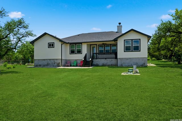 624 Juniper Ct, Fischer, TX 78623