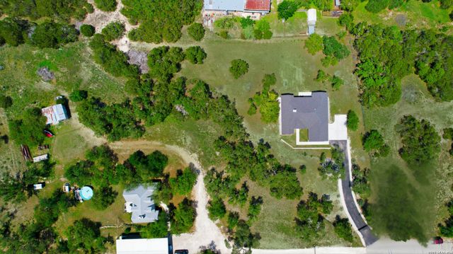624 Juniper Ct, Fischer, TX 78623