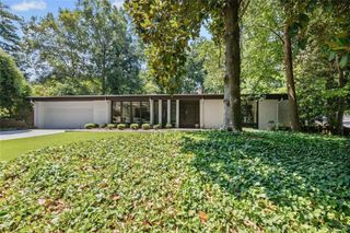 496 Kingswood NW Lane, Atlanta, GA 30305