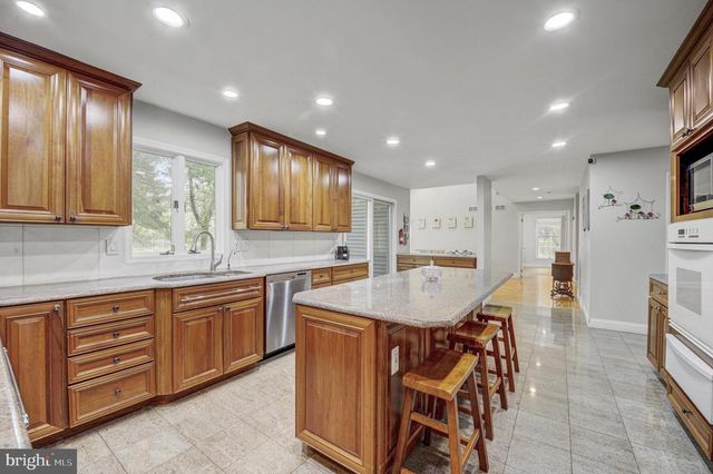 3 MONROE CT, Plainsboro, NJ 08536