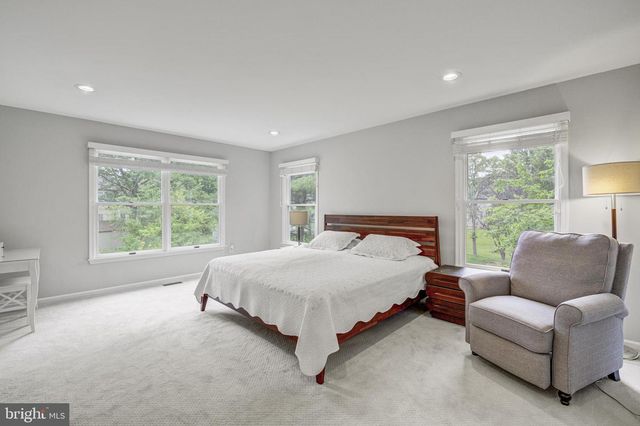 3 MONROE CT, Plainsboro, NJ 08536