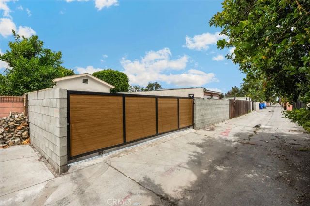 2014 Easy Avenue, Long Beach, CA 90810