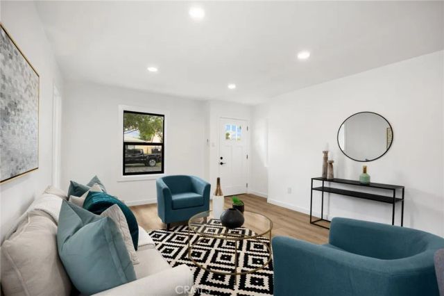 2014 Easy Avenue, Long Beach, CA 90810