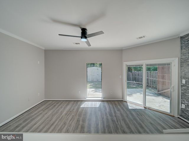 24 KEEPSAKE PL, Waldorf, MD 20602