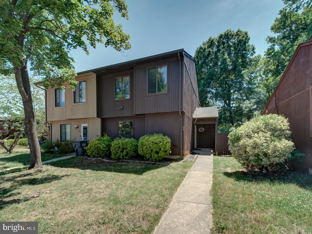Image 1 of property listing at 24 KEEPSAKE PL, Waldorf, MD 20602