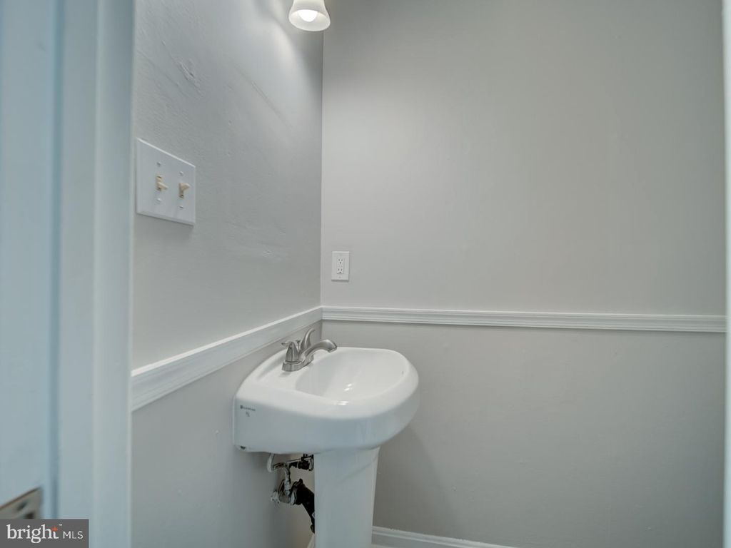Image 15 of property listing at 24 KEEPSAKE PL, Waldorf, MD 20602