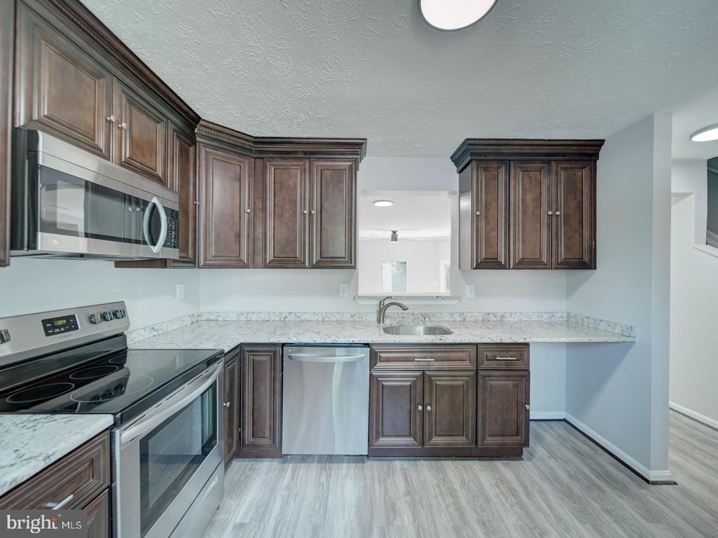 Image 18 of property listing at 24 KEEPSAKE PL, Waldorf, MD 20602