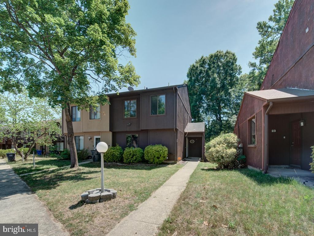 Image 2 of property listing at 24 KEEPSAKE PL, Waldorf, MD 20602
