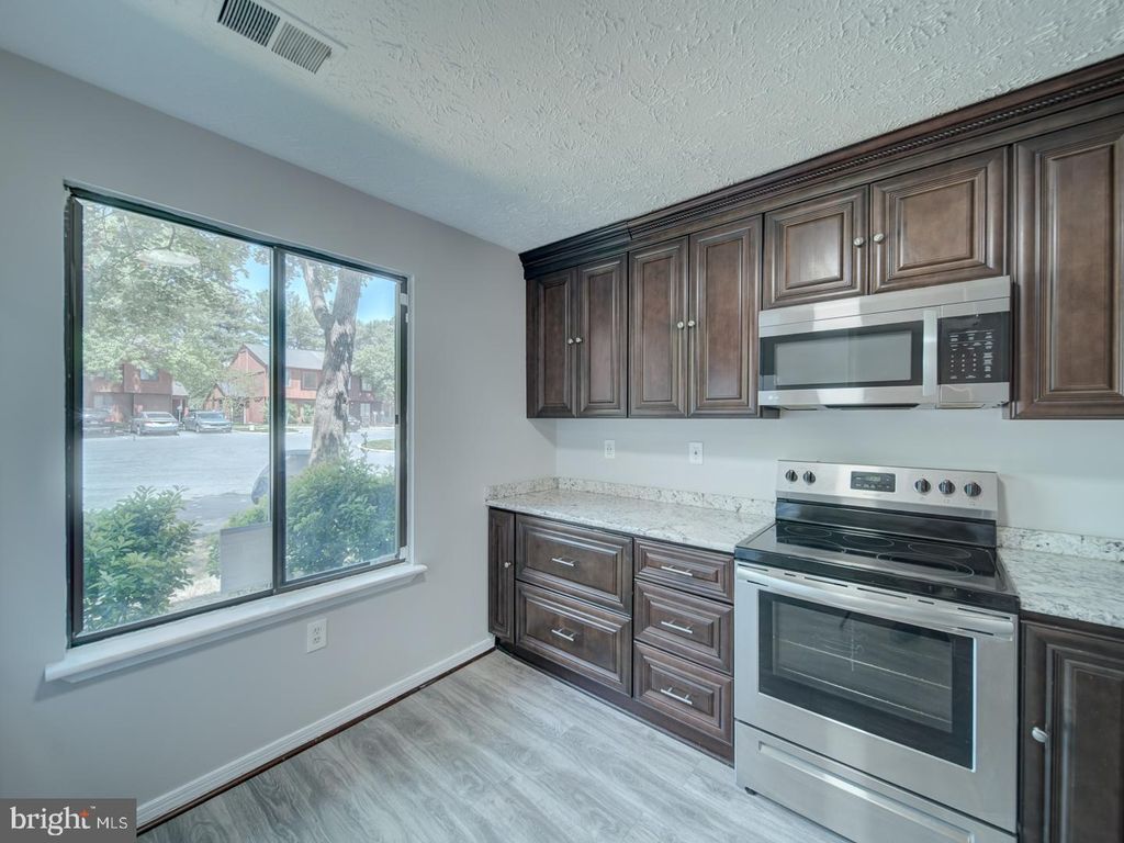 Image 21 of property listing at 24 KEEPSAKE PL, Waldorf, MD 20602