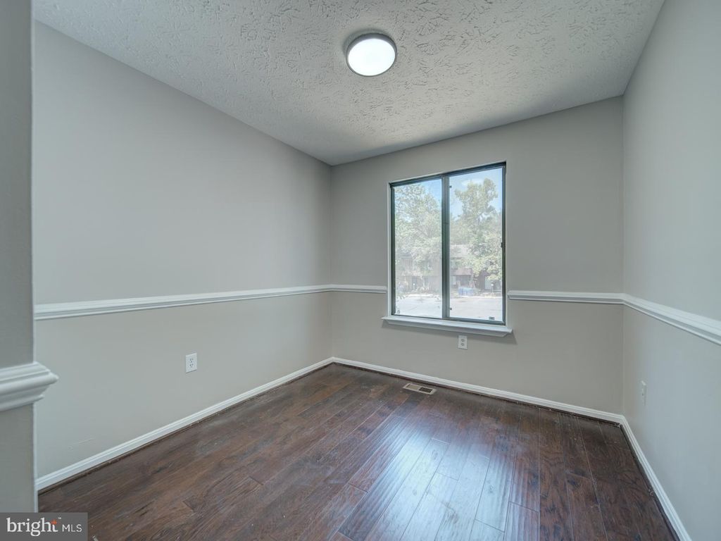 Image 24 of property listing at 24 KEEPSAKE PL, Waldorf, MD 20602