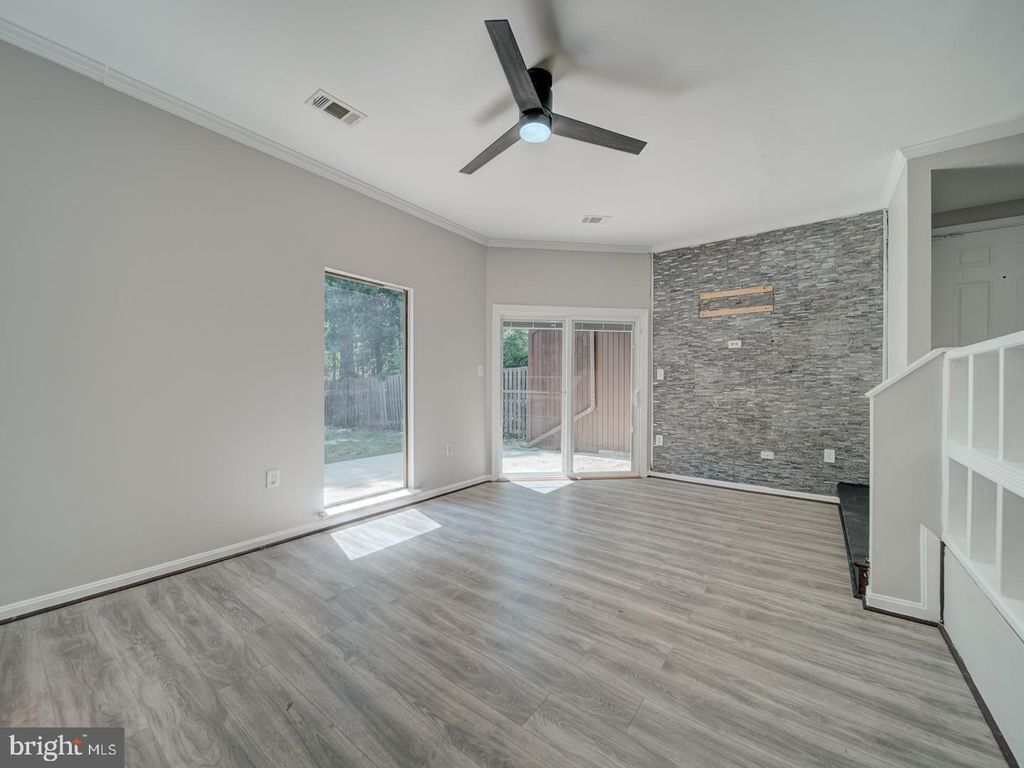 Image 6 of property listing at 24 KEEPSAKE PL, Waldorf, MD 20602