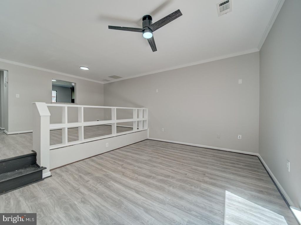 Image 8 of property listing at 24 KEEPSAKE PL, Waldorf, MD 20602