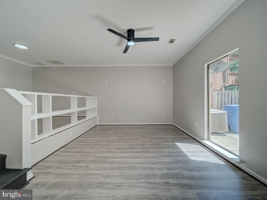 Image 9 of property listing at 24 KEEPSAKE PL, Waldorf, MD 20602